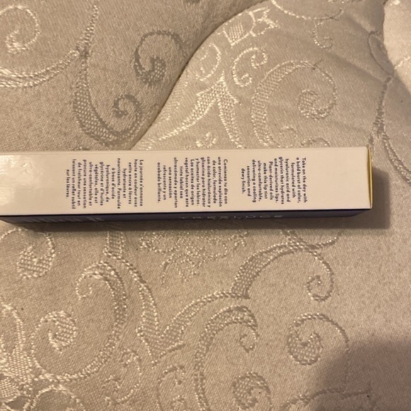 Tresluce liquid lip tint - Picture 4 of 6